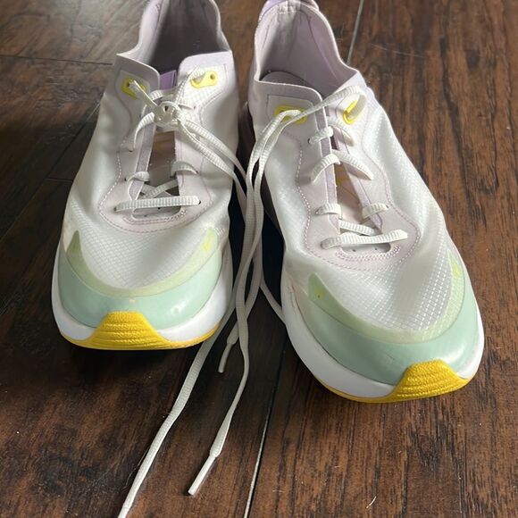 womens air max dia se white opti yellow women’s size 9 in GUC - Picture 6 of 9